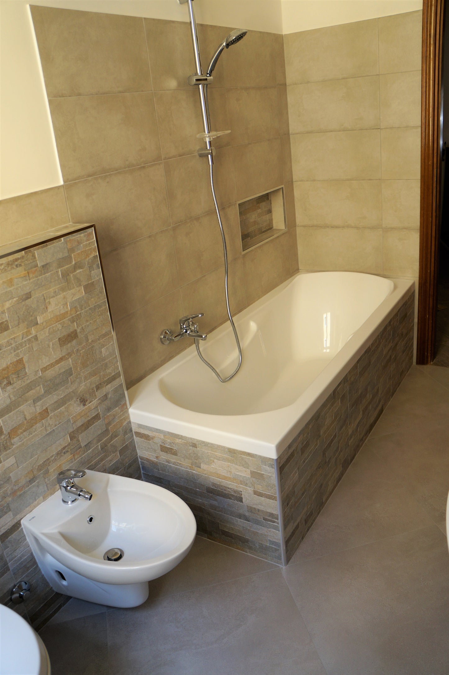Montaj faianță și gresie baie premium